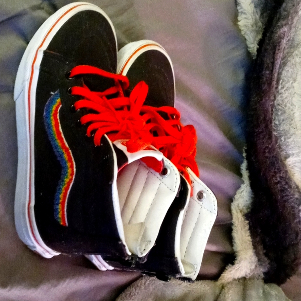 Girls size 13 hightop vans